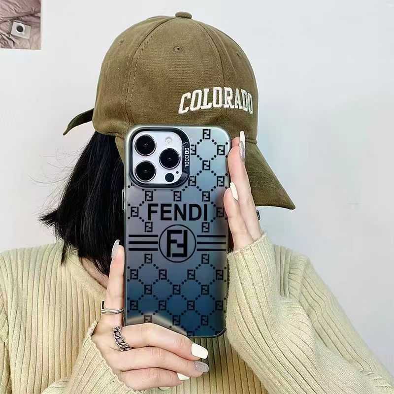 レザーフェンディ iphone 17 air/16 plusカバー