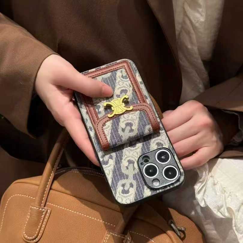 大人気 セリーヌ  iPhone 17 airケース