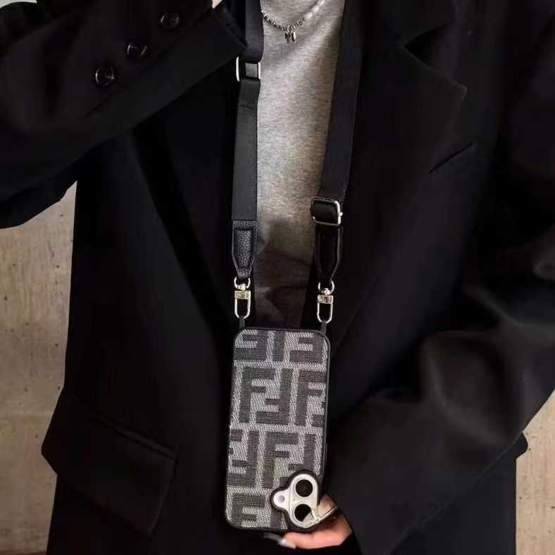 フェンディ iphone 16 pro max ケース